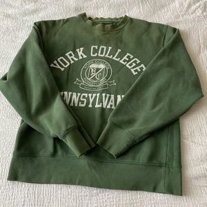 College Sweatshirt ✨